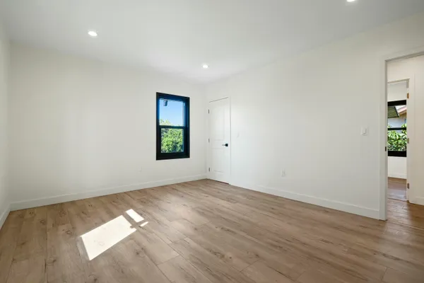 $1,199,000 | 2745 Kenwood Avenue, Los Angeles, CA 90007