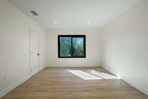 $1,199,000 | 2745 Kenwood Avenue, Los Angeles, CA 90007
