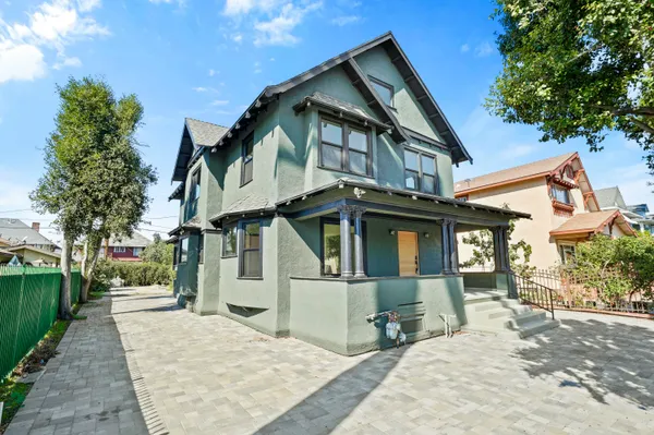 $1,199,000 | 2745 Kenwood Avenue, Los Angeles, CA 90007