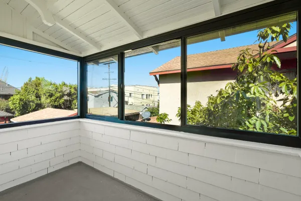 $1,199,000 | 2745 Kenwood Avenue, Los Angeles, CA 90007