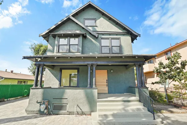 $1,199,000 | 2745 Kenwood Avenue, Los Angeles, CA 90007
