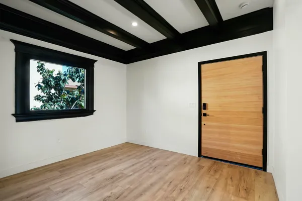 $1,199,000 | 2745 Kenwood Avenue, Los Angeles, CA 90007