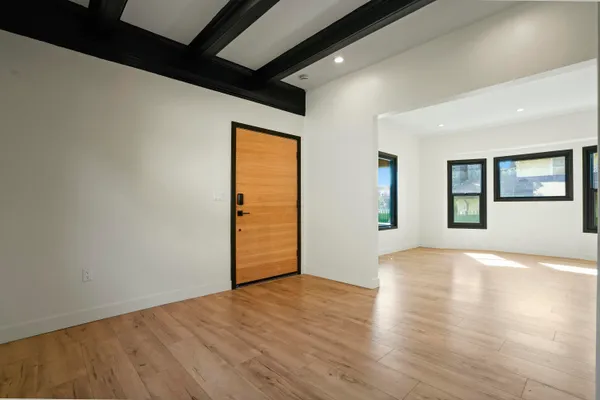 $1,199,000 | 2745 Kenwood Avenue, Los Angeles, CA 90007