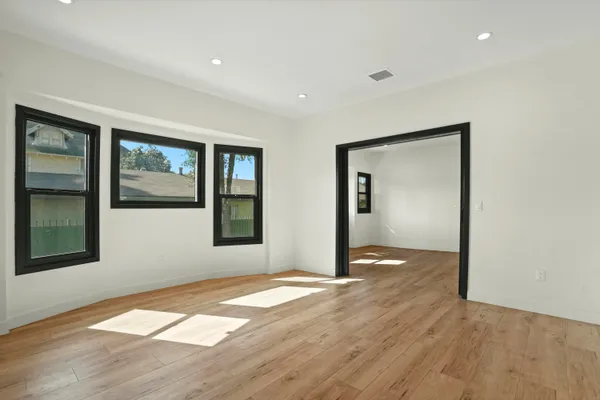 $1,199,000 | 2745 Kenwood Avenue, Los Angeles, CA 90007