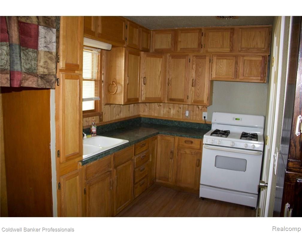 3178 Davison Road Lapeer, MI 48446 - Photo 7 of 21 IMG_1847.jpg