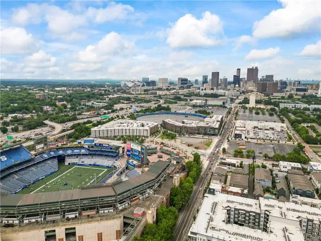 $2,695 | 658 Bull Street Southeast, Atlanta, GA 30315