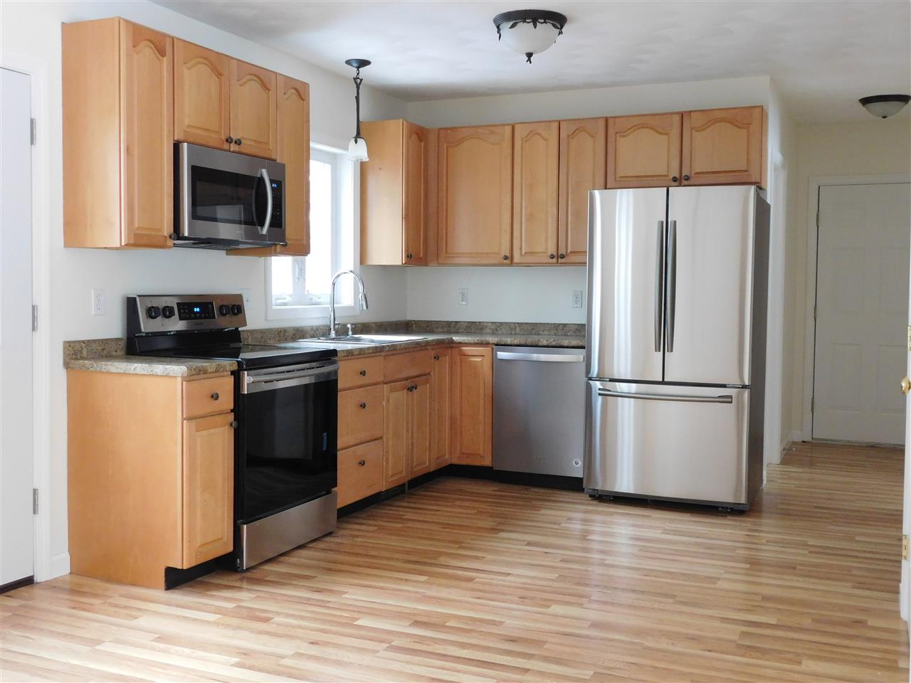 197 Garney Road Brookfield, NH 03872 - Photo 10 of 35