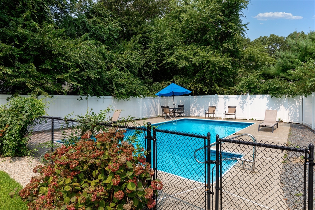 36 Plantation Road Plymouth, MA 02360 - Photo 6 of 41 Gallery Image 6