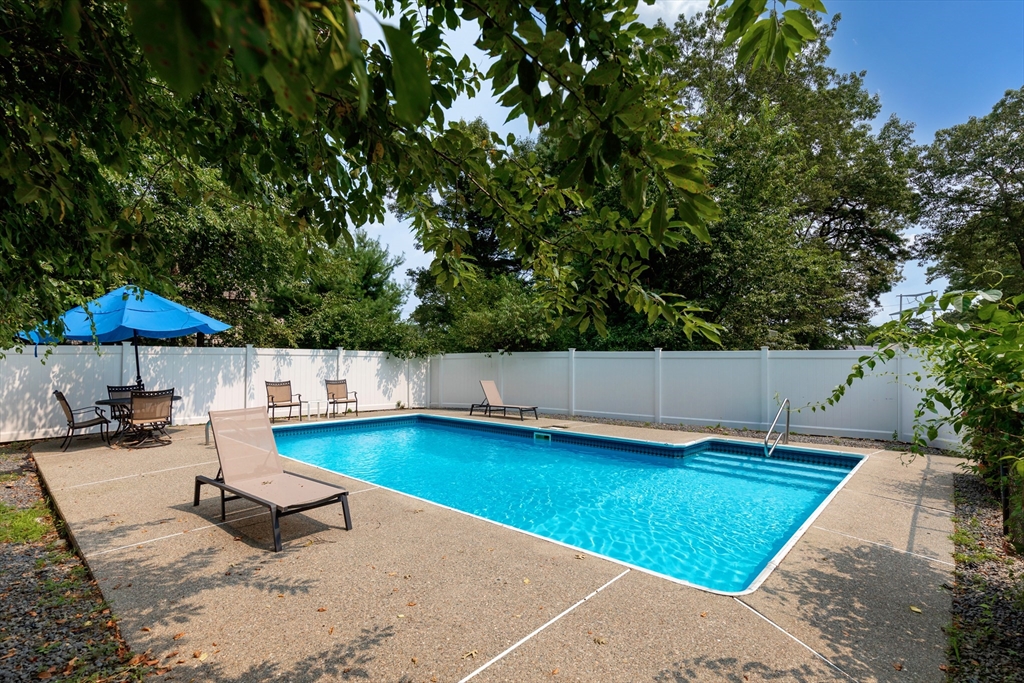 36 Plantation Road Plymouth, MA 02360 - Photo 7 of 41 Gallery Image 7