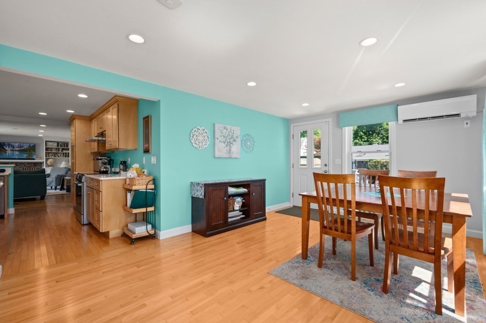 88 Temple Road Waltham, MA 02452 - Photo 13 of 41
