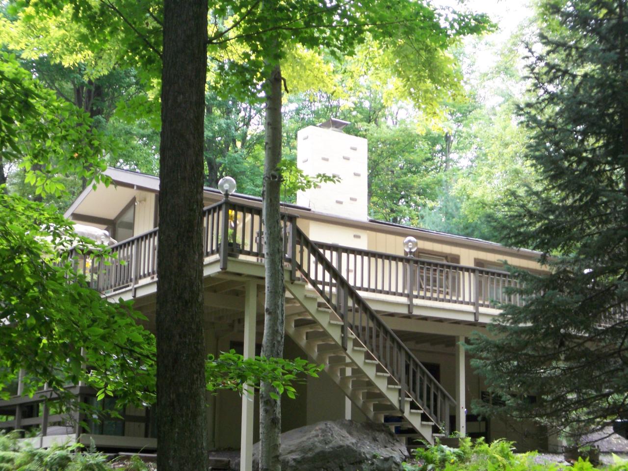 512 Selig Road Pocono Lake, PA 18347 - Photo 1 of 10 Raised Ranch