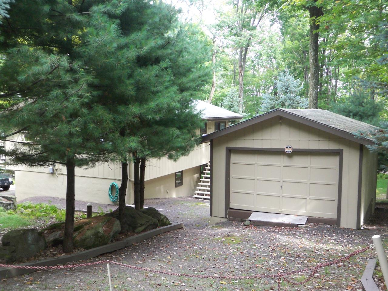 512 Selig Road Pocono Lake, PA 18347 - Photo 4 of 10 Detached Garage + Additional storeage