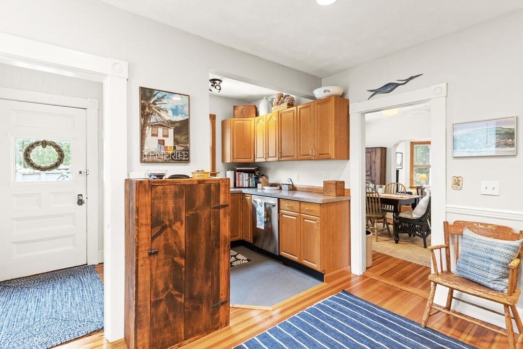 14 Spring Street, Unit 2 Beverly, MA 01915 - Photo 7 of 30 Gallery Image 7