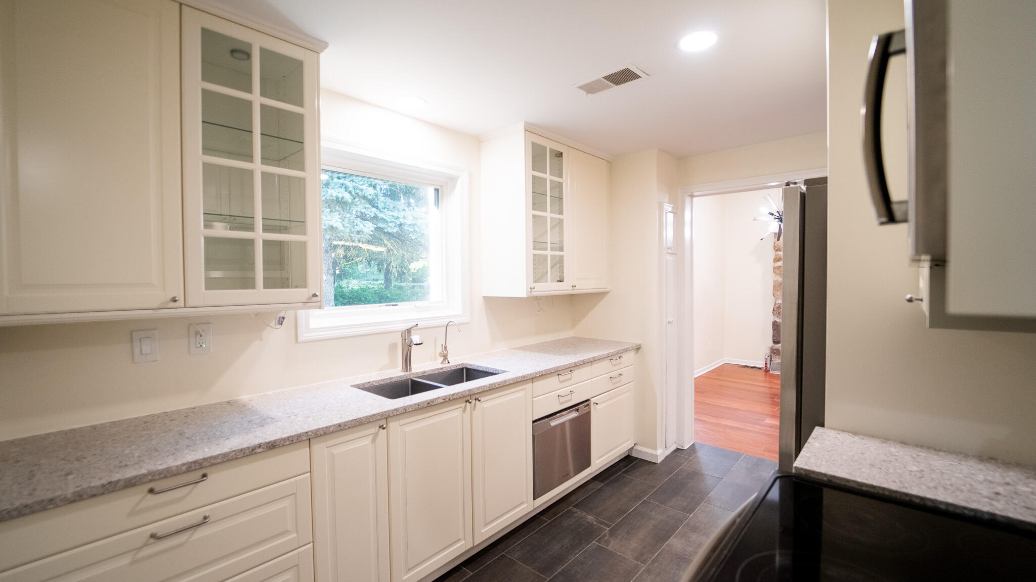 8703 Brookville Road Plymouth, MI 48170 - Photo 16 of 64 DSC01121