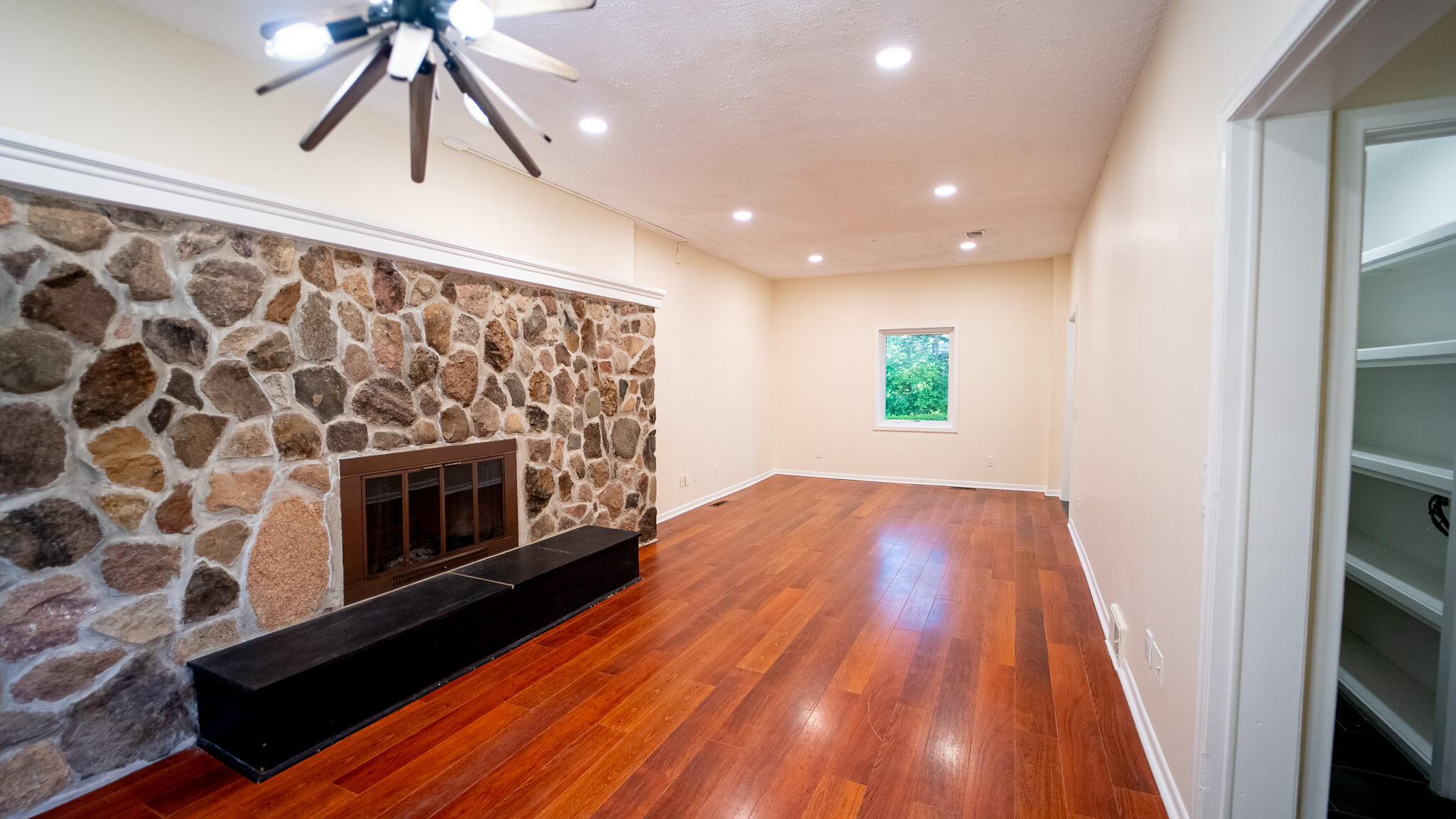 8703 Brookville Road Plymouth, MI 48170 - Photo 22 of 64 DSC01126