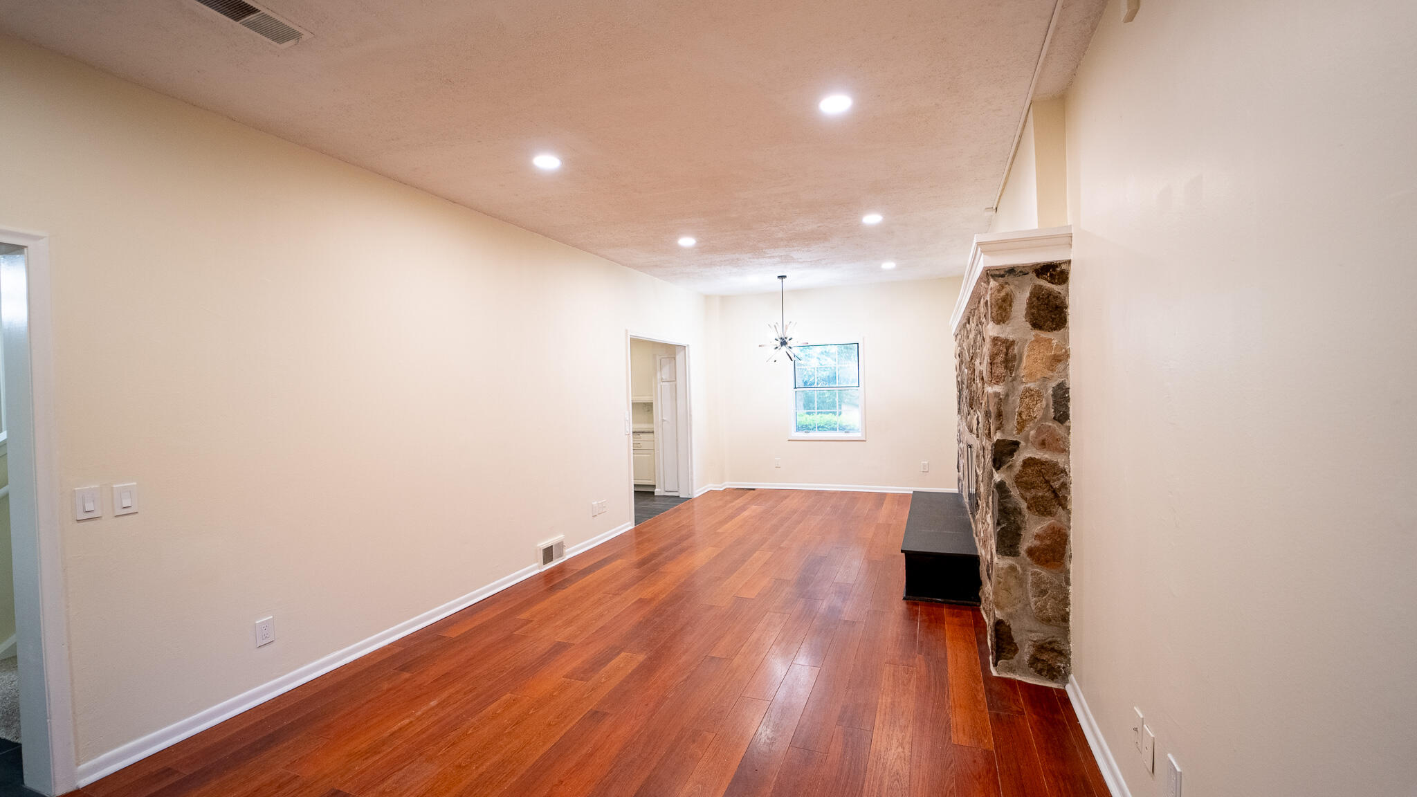 8703 Brookville Road Plymouth, MI 48170 - Photo 23 of 64 DSC01128