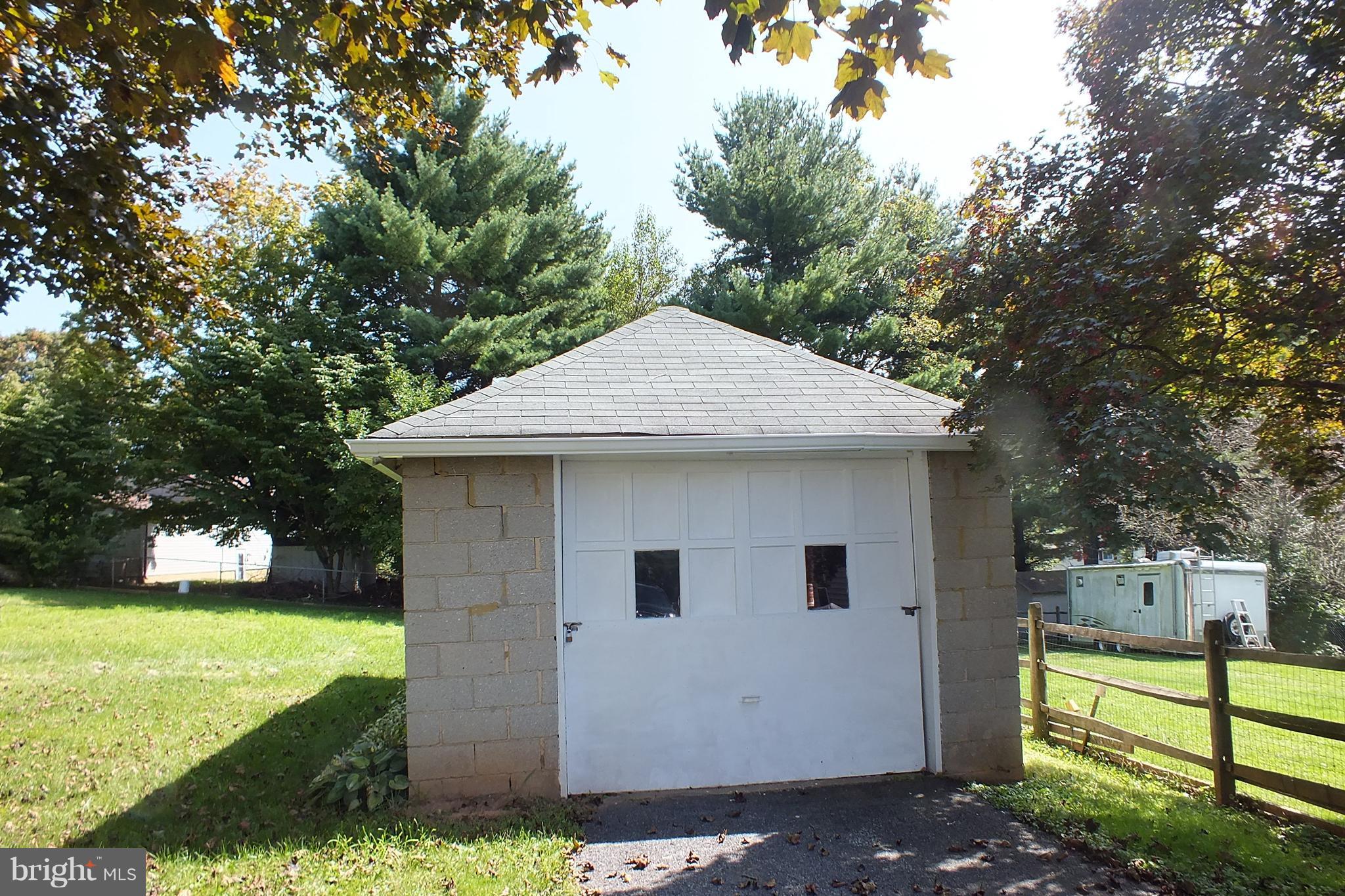 1031 Washington Road Westminster, MD 21157 - Photo 21 of 21 Garage