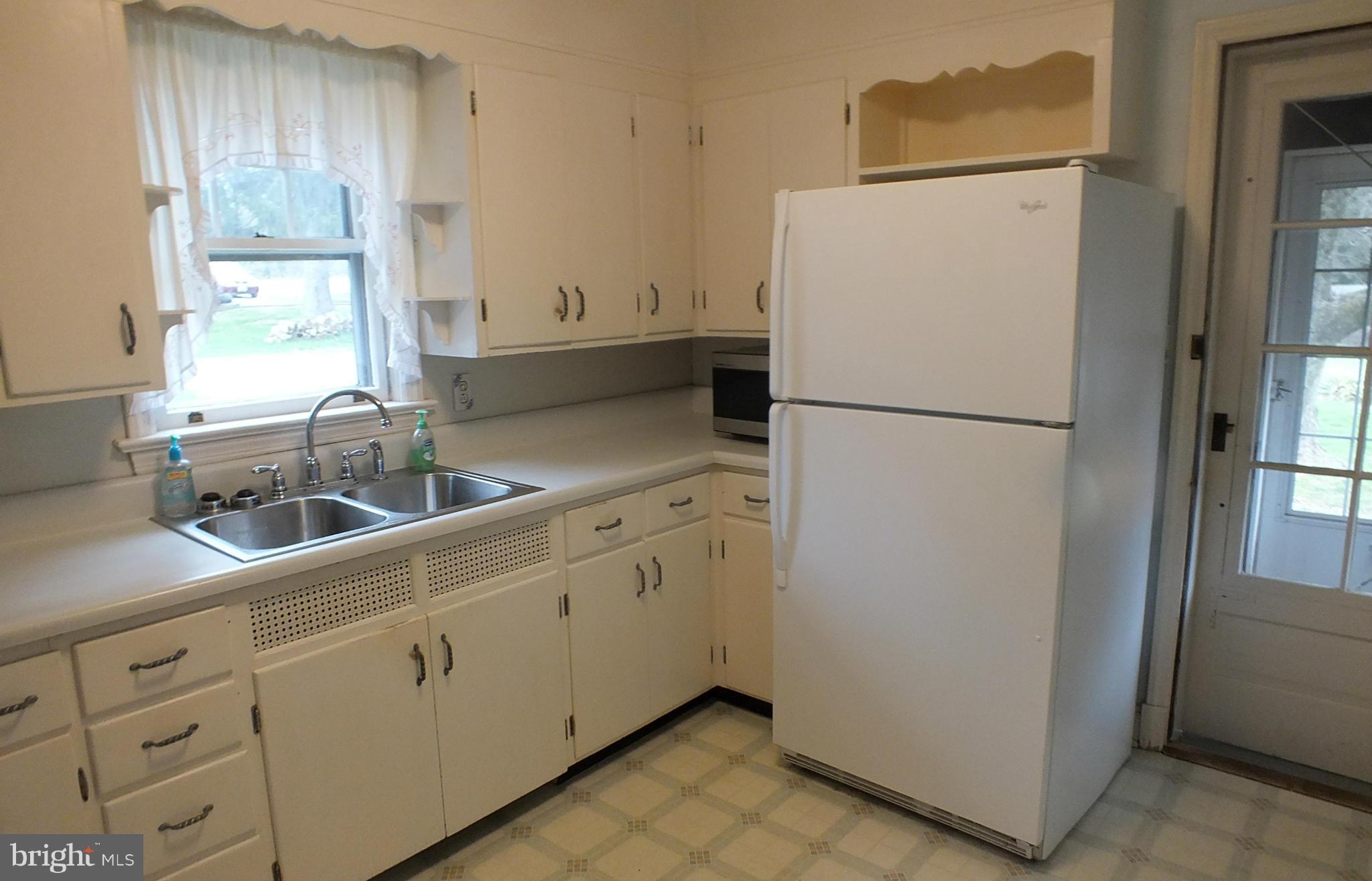 1031 Washington Road Westminster, MD 21157 - Photo 4 of 21 Kitchen
