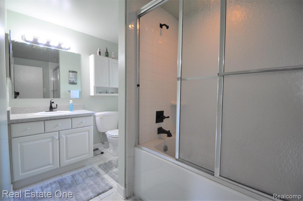 874 Bridgestone Drive Rochester Hills, MI 48309 - Photo 33 of 45
