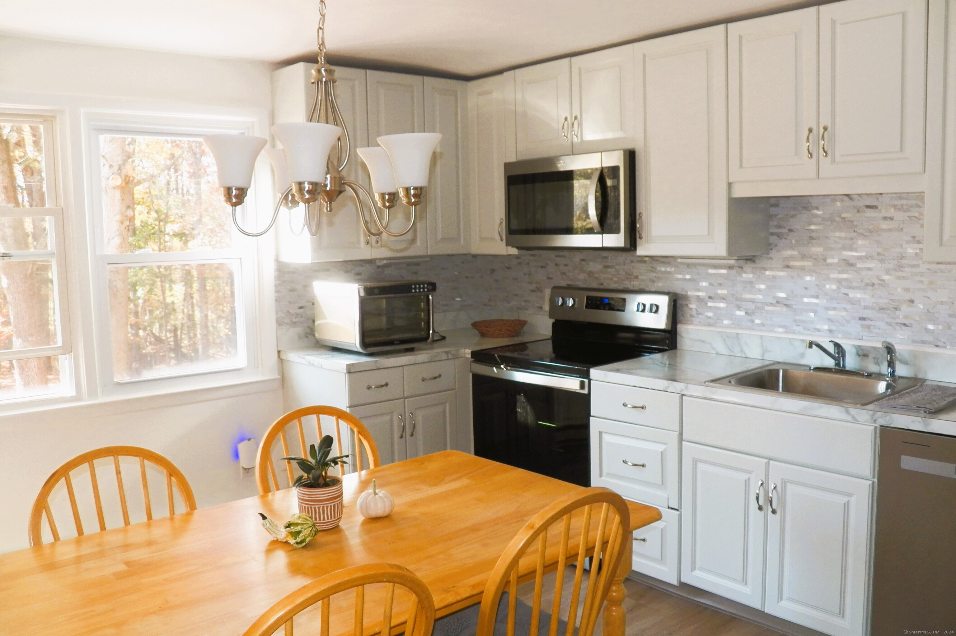 498 Radmere Road, Unit B Cheshire, CT 06410 - Photo 1 of 1 Welcome to 498 B Radmere Road!