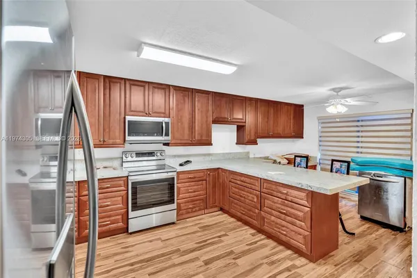 $4,200 | 825 Northeast 26th Avenue, Hallandale Beach, FL 33009