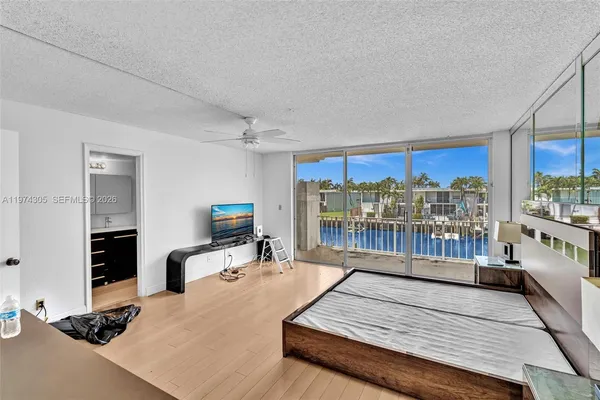 $4,200 | 825 Northeast 26th Avenue, Hallandale Beach, FL 33009