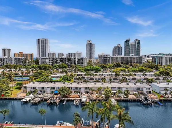 $4,200 | 825 Northeast 26th Avenue, Hallandale Beach, FL 33009