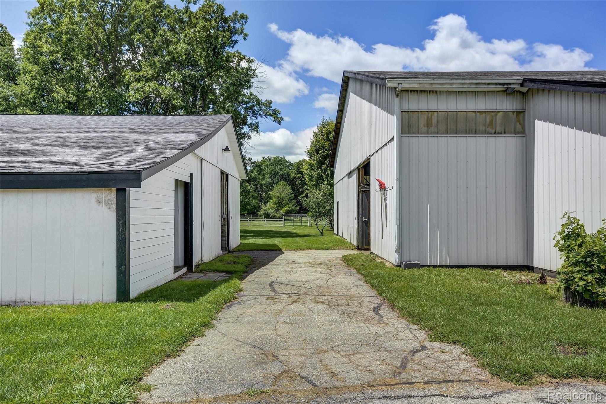 4408 Ellis Road Fowlerville, MI 48836 - Photo 40 of 72 4408_Ellis_48.jpg