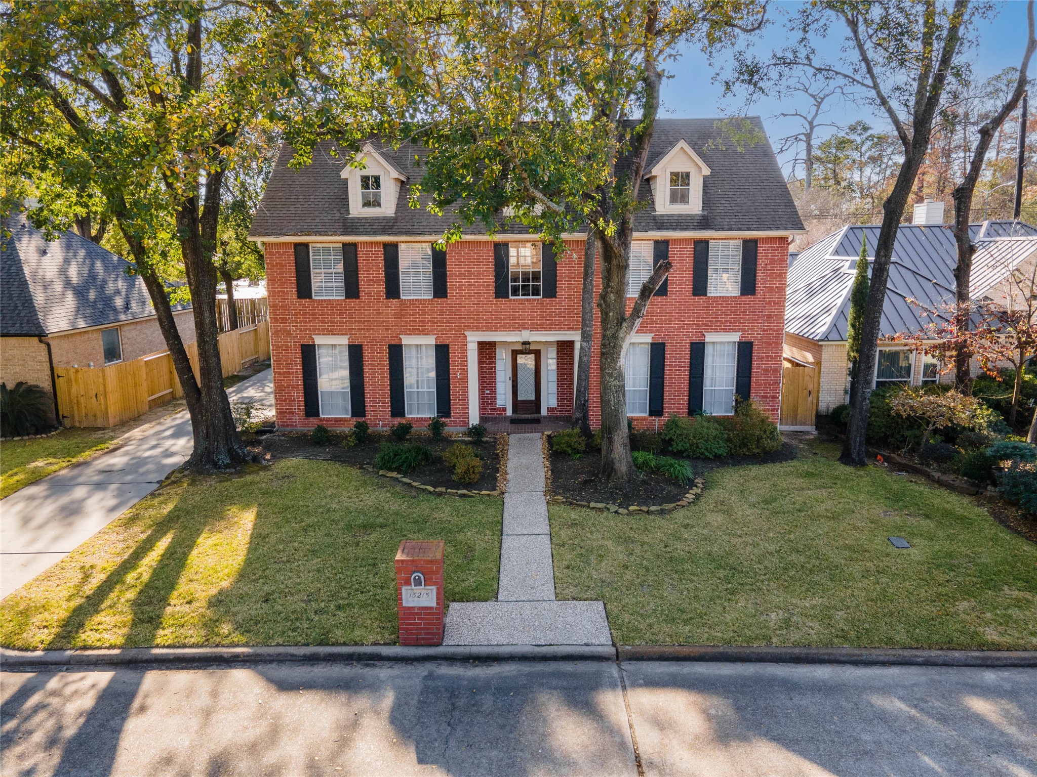 13215 Jessica Lane Houston, TX 77069 - Photo 3 of 33 Majestic home with no back neighbor!