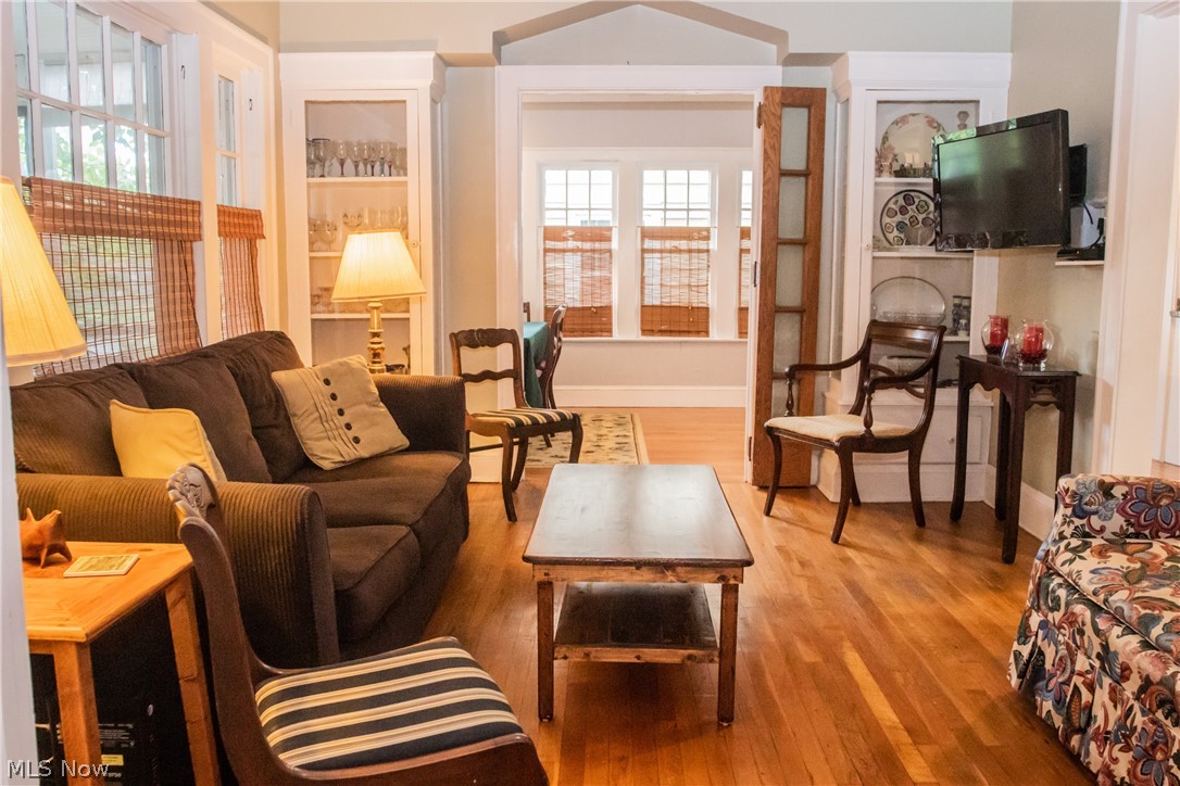 3397 Clarendon Road Cleveland, OH 44118 - Photo 6 of 28 Gallery Image 6