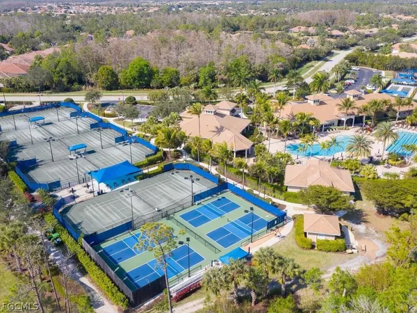 a view of a tennis court