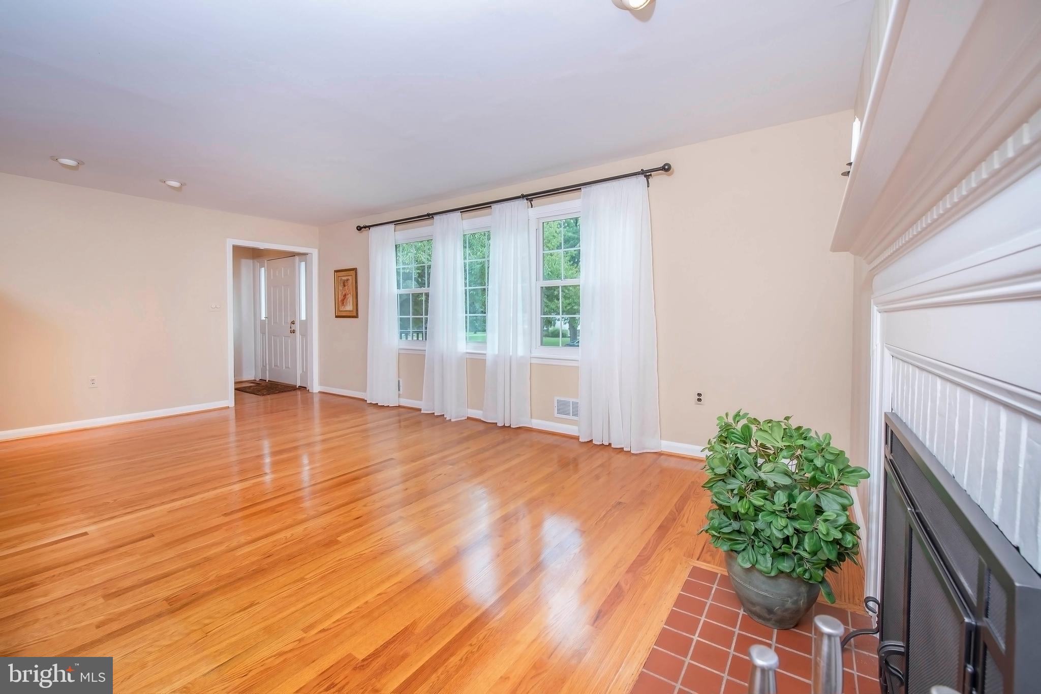 2416 Knowles Road Wilmington, DE 19810 - Photo 2 of 31 Gallery Image 2