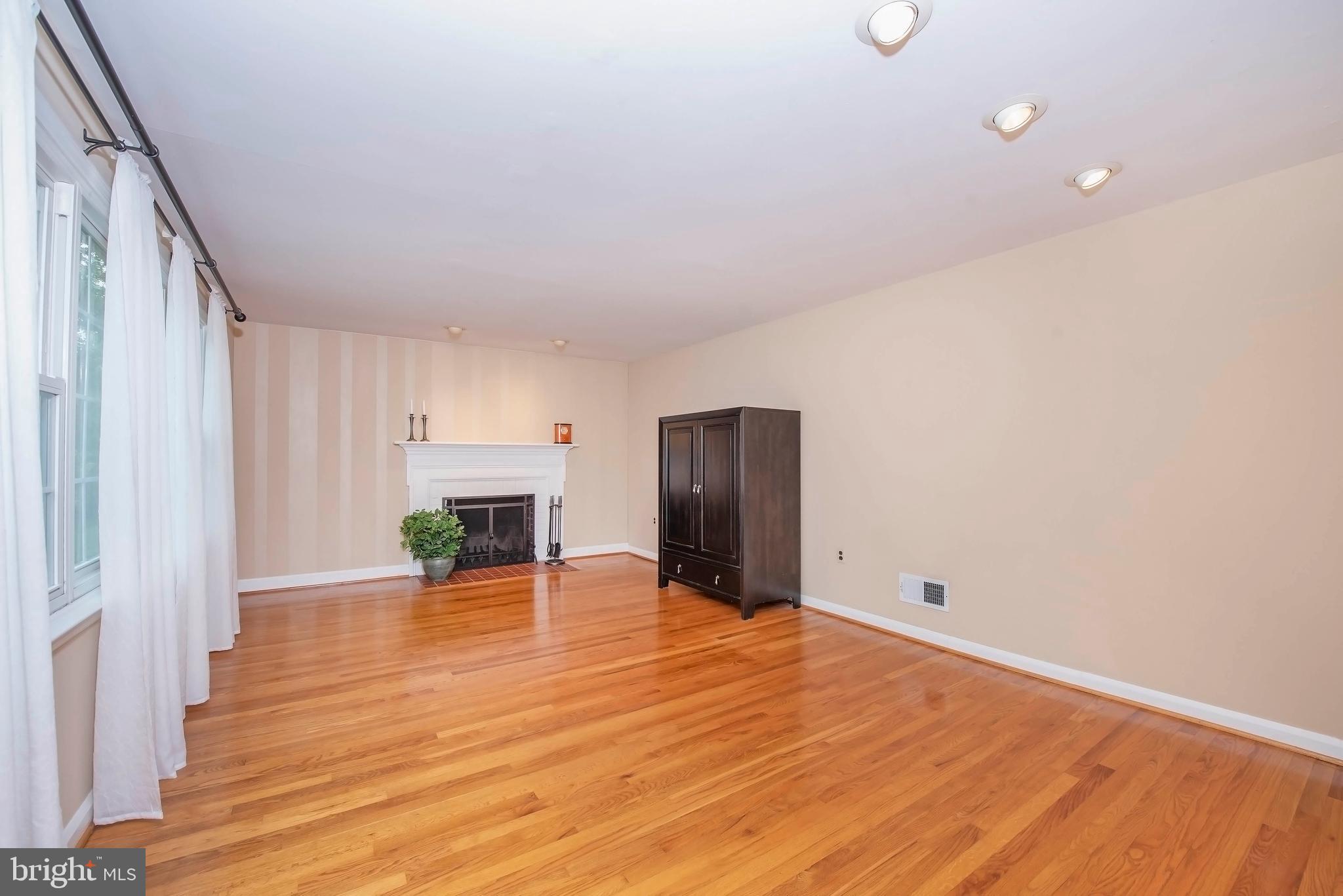 2416 Knowles Road Wilmington, DE 19810 - Photo 4 of 31 Gallery Image 4