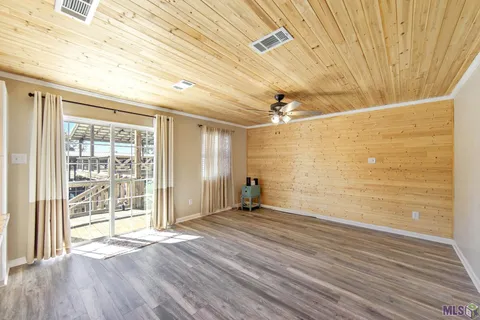 $325,000 | 31734 Shelton Drive, Springfield, LA 70462