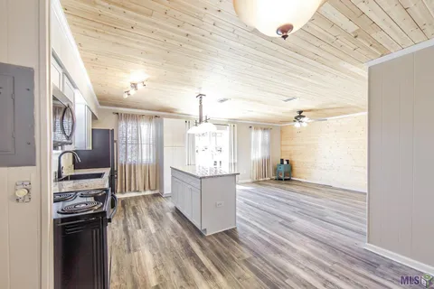 $325,000 | 31734 Shelton Drive, Springfield, LA 70462