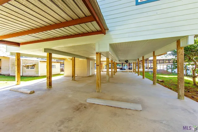 $330,000 | 31734 Shelton Drive, Springfield, LA 70462