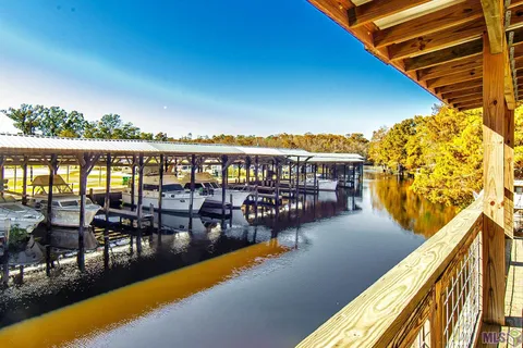 $325,000 | 31734 Shelton Drive, Springfield, LA 70462