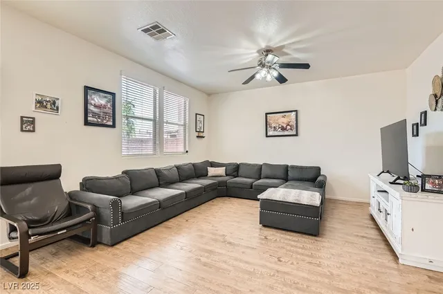 $2,400 | 8252 South Pearl Oasis Court, Las Vegas, NV 89139