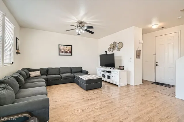 $2,400 | 8252 South Pearl Oasis Court, Las Vegas, NV 89139