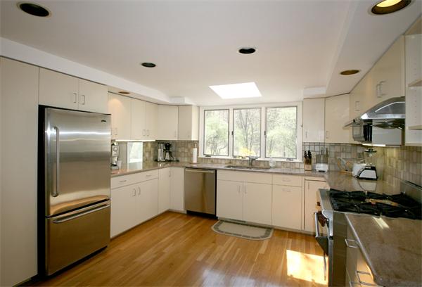 189 Oxbow Road Wayland, MA 01778 - Photo 3 of 19