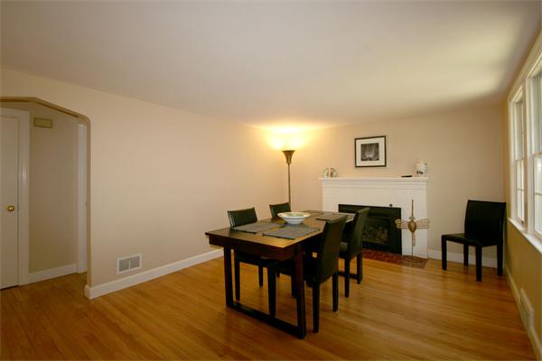 189 Oxbow Road Wayland, MA 01778 - Photo 5 of 19