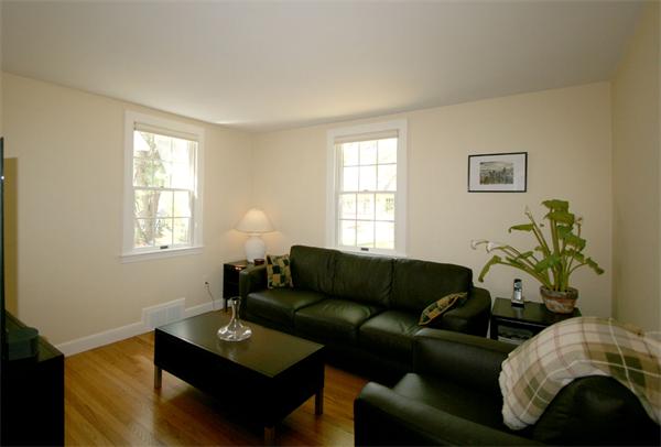 189 Oxbow Road Wayland, MA 01778 - Photo 6 of 19