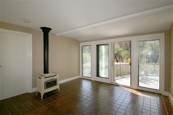 189 Oxbow Road Wayland, MA 01778 - Photo 9 of 19