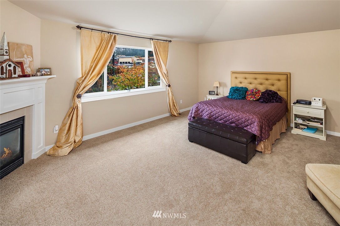 4021 180th Place Southeast Bothell, WA 98012 - Photo 11 of 23 Gallery Image 11