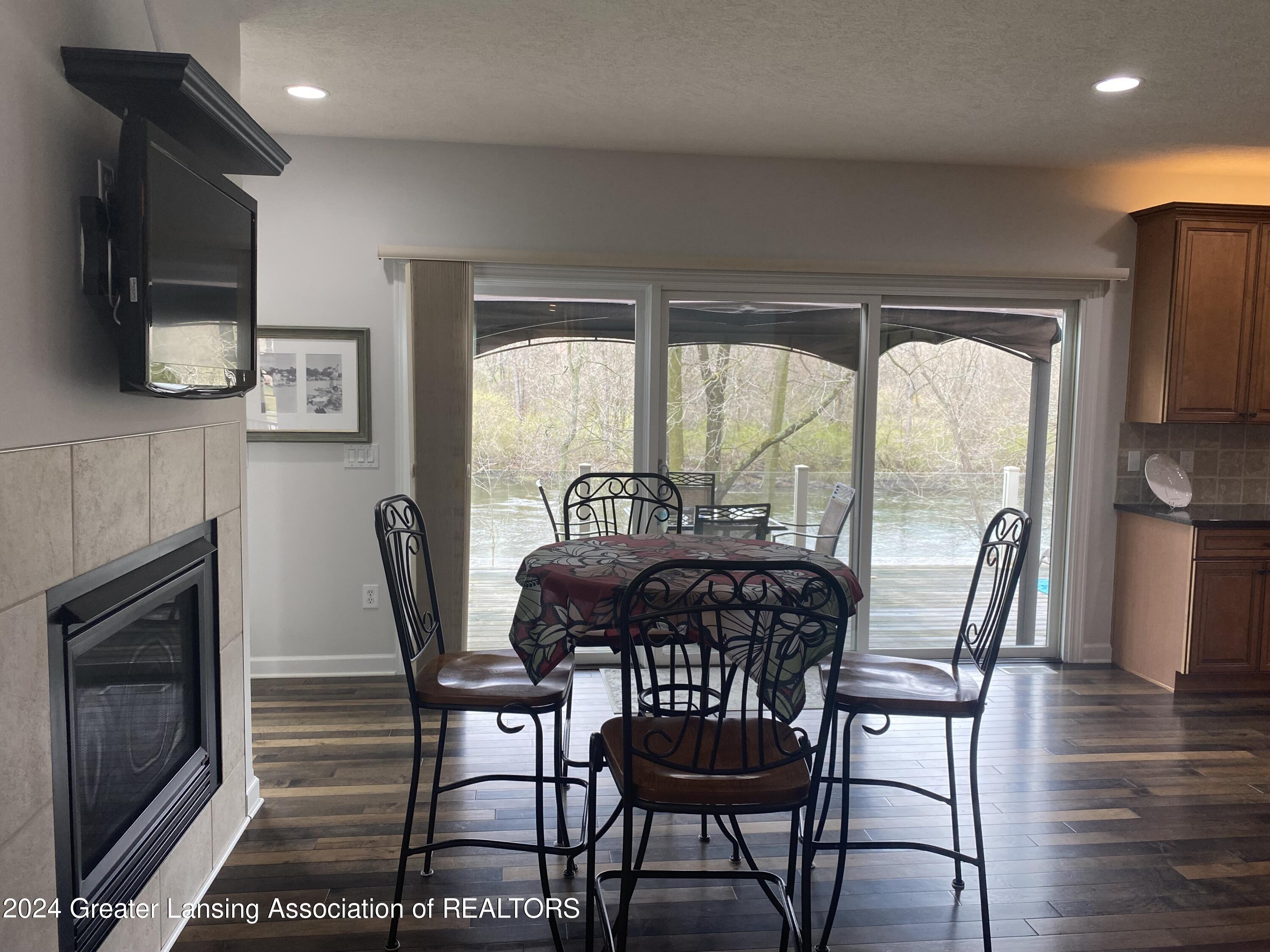 4677 Dimond Way Dimondale, MI 48821 - Photo 12 of 51 Kitchen