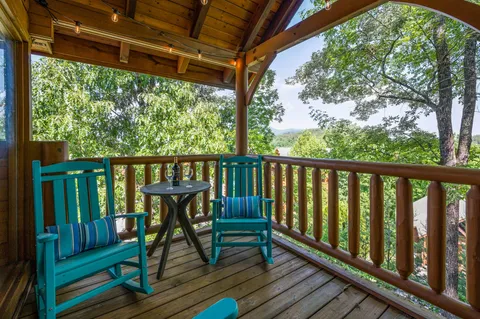 $675,000 | 1105 Autumn Path Way, Sevierville, TN 37862