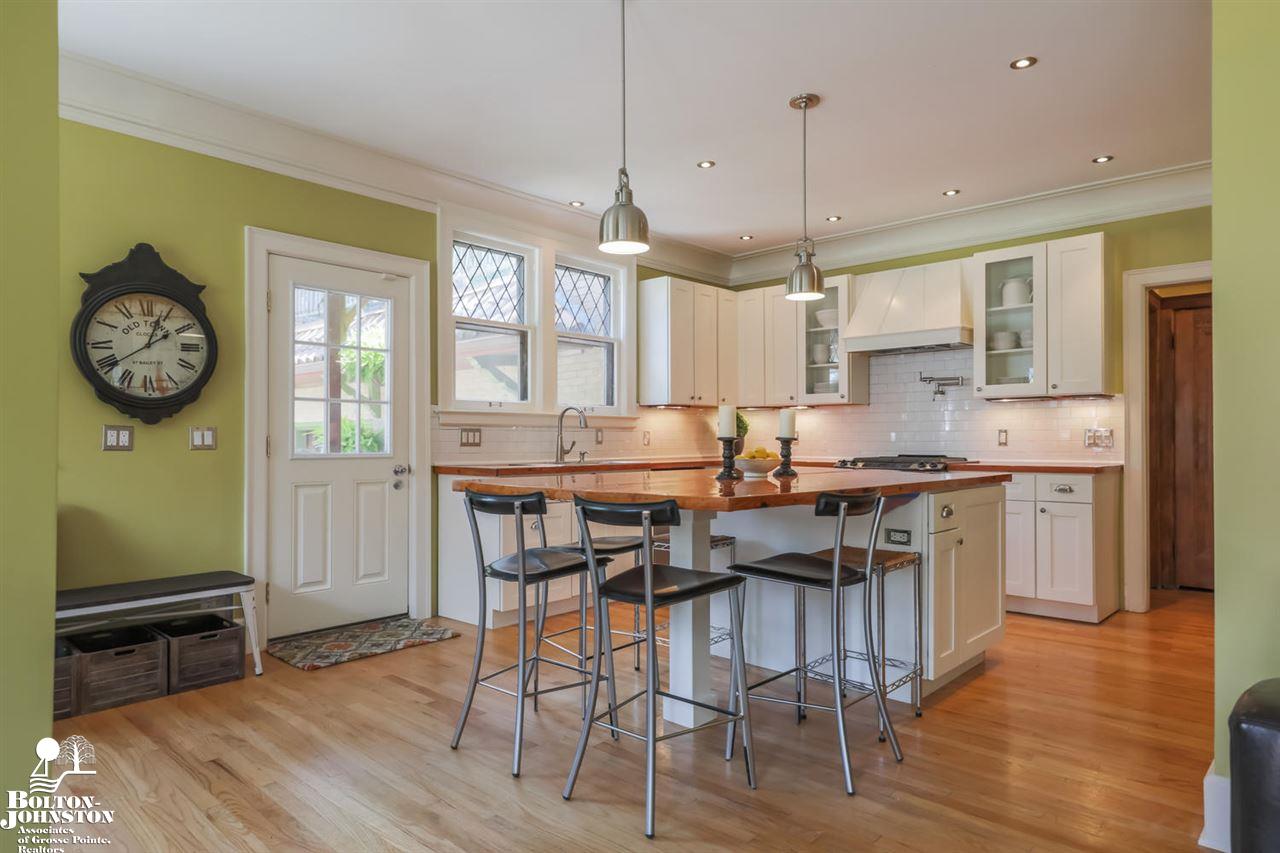 898 Westchester Road Grosse Pointe Park, MI 48230 - Photo 15 of 57