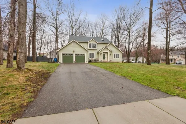 $760,000 | 2 Grenoble Court, Old Bridge, NJ 07747