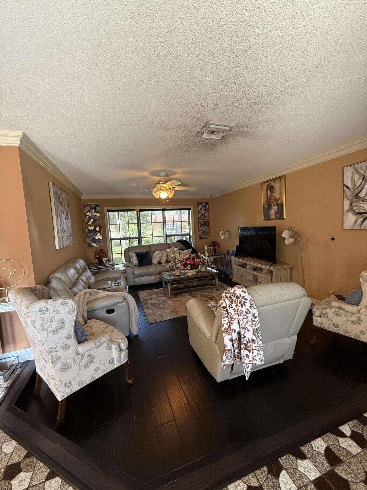 511 Southwest 63rd Terrace Margate, FL 33068 - Photo 5 of 26 IMG_2891