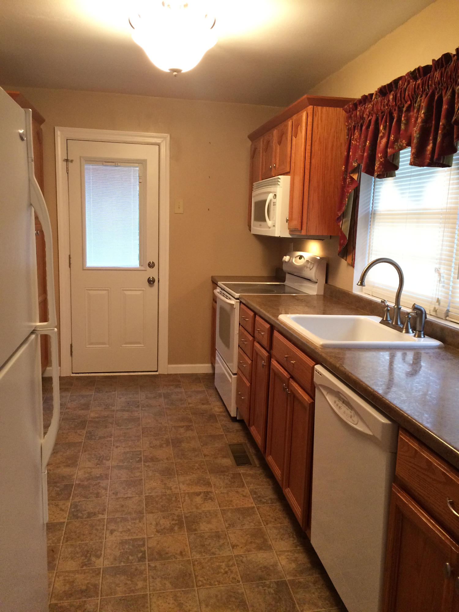 110 Verbena Road Oak Ridge, TN 37830 - Photo 11 of 28 New Kitchen